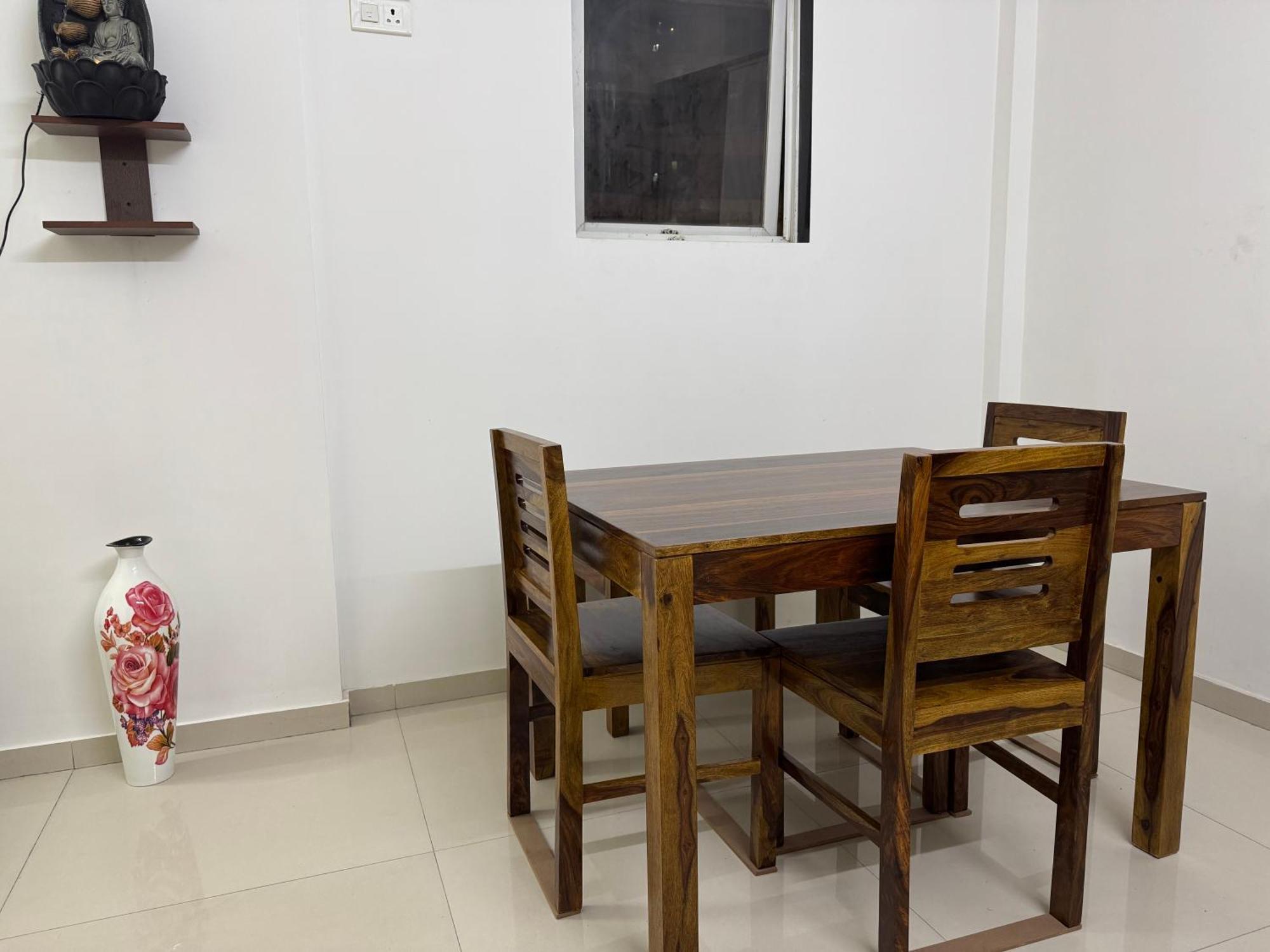Luna Spaces- Near International Airport Gasthof *